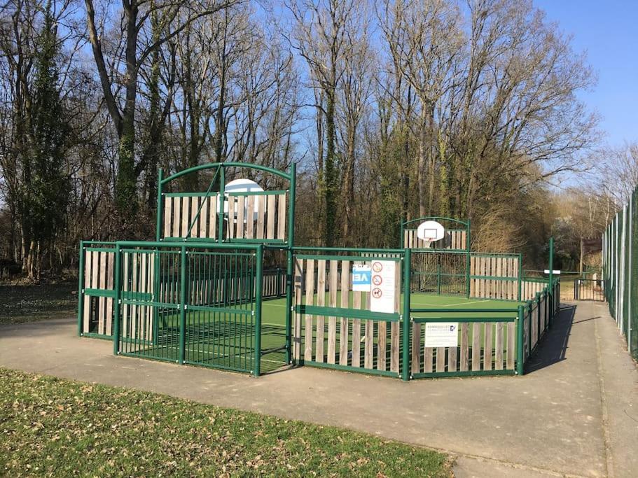 Gite D'Etape Du Tilleul, 4-8 Personnes La Celle-les-Bordes Esterno foto