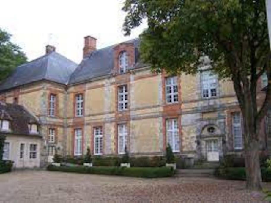 Gite D'Etape Du Tilleul, 4-8 Personnes La Celle-les-Bordes Esterno foto